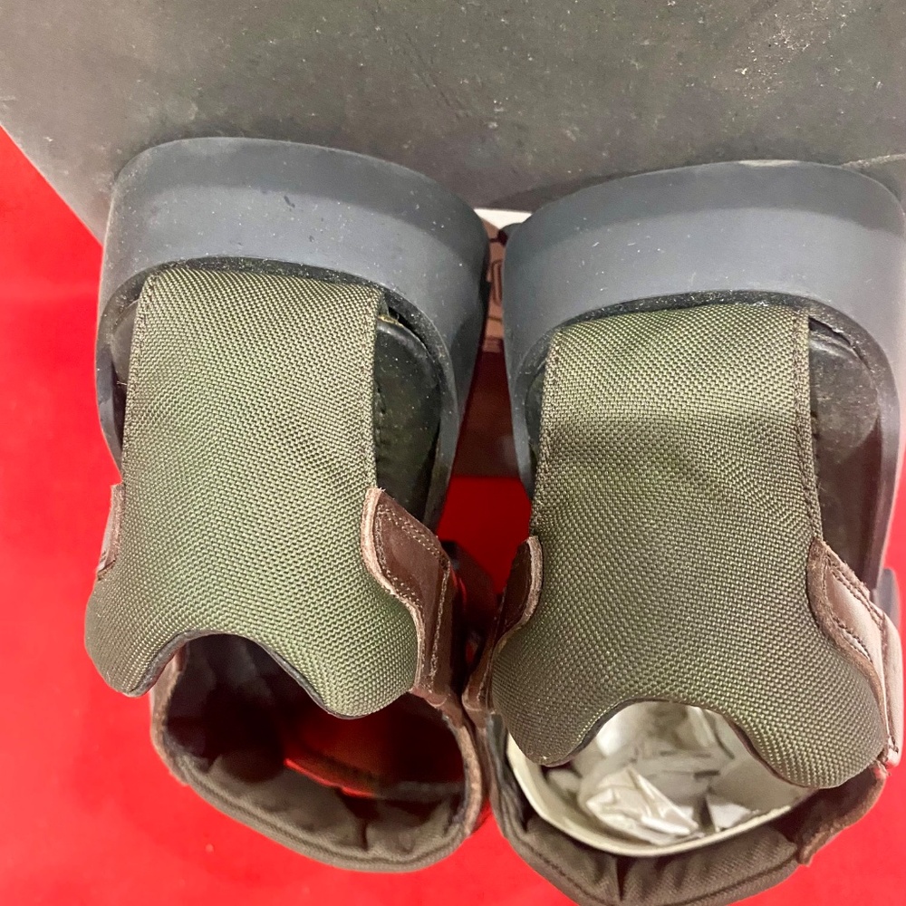 Men's Brown Leather Slip-On Sandals - Picture 6 of 9